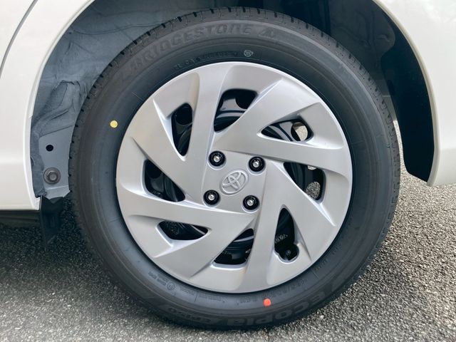 TOYOTA COROLLA AXIO HYBRID 2026 Image 31