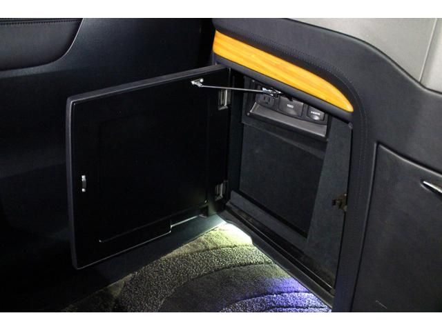 TOYOTA ALPHARD HYBRID 4WD 2016 Image 31