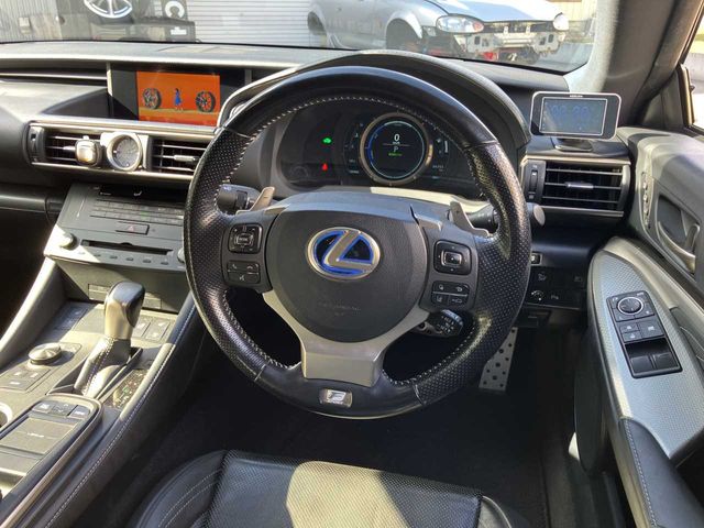TOYOTA LEXUS RC300H 2015 Image 31