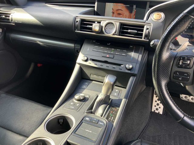 TOYOTA LEXUS RC300H 2015 Image 31