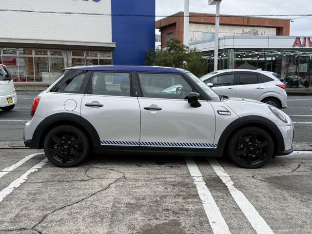 BMW MINI COOPER D 5DOOR 2022 Image 31