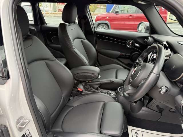 BMW MINI COOPER D 5DOOR 2022 Image 31