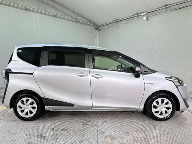 TOYOTA SIENTA HYBRID 2015 Image 31