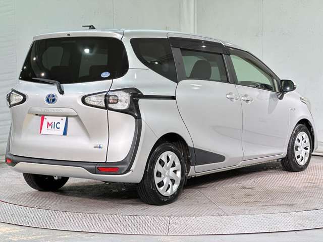 TOYOTA SIENTA HYBRID 2015 Image 31