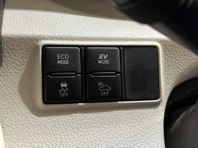 TOYOTA SIENTA HYBRID 2015 Image 31