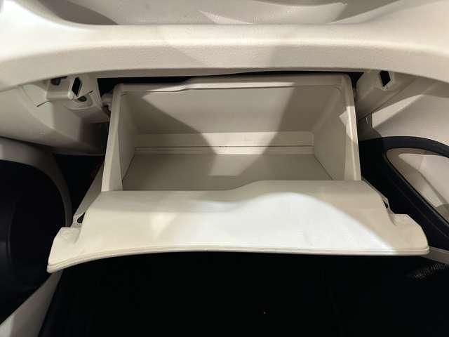 TOYOTA SIENTA HYBRID 2015 Image 31