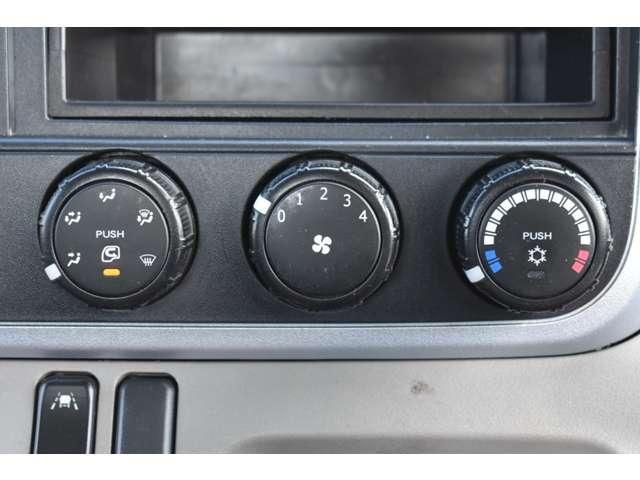 MITSUBISHI CANTER 2018 Image 31