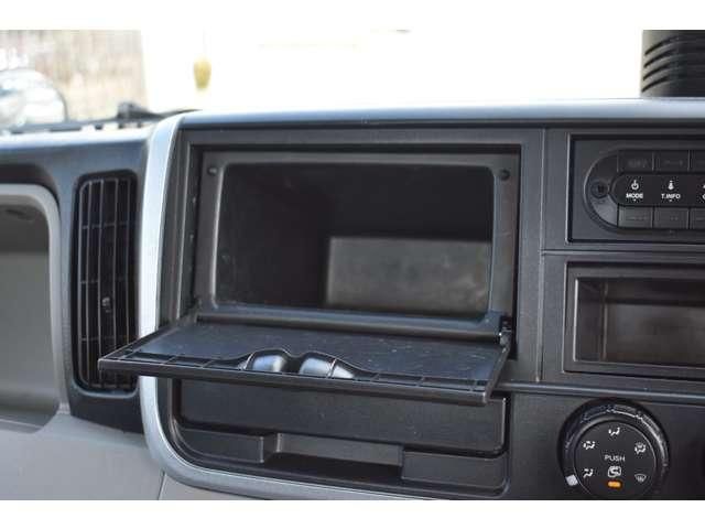 MITSUBISHI CANTER 2018 Image 31