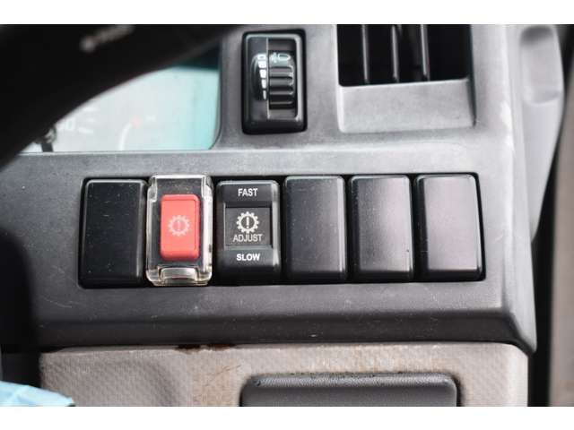 ISUZU ELF 2011 Image 31