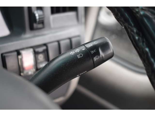 ISUZU ELF 2011 Image 31