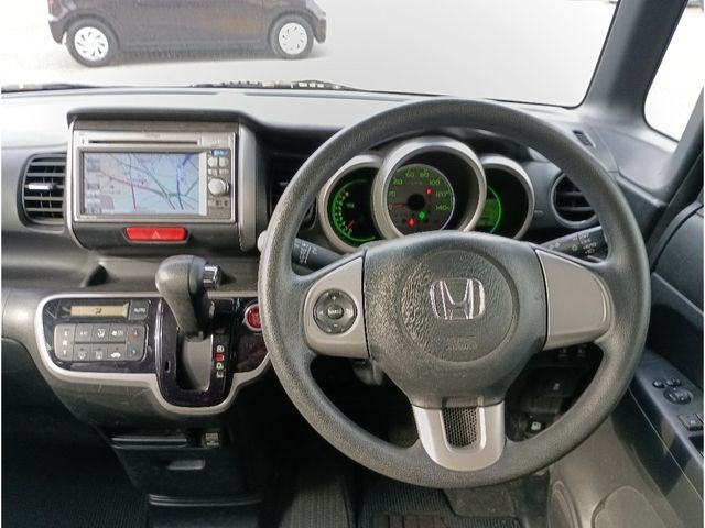 HONDA N BOX 2013 Image 31