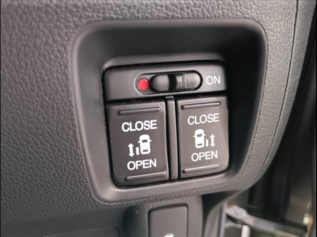 HONDA N BOX 2013 Image 31