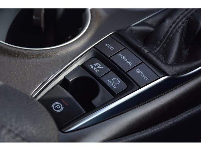 TOYOTA CAMRY HYBRID 2021 Image 31