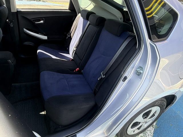 TOYOTA PRIUS 2013 Image 31