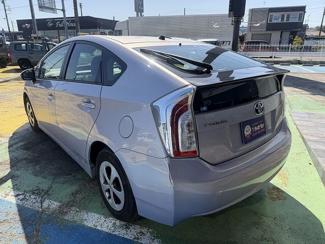 TOYOTA PRIUS 2013 Image 31