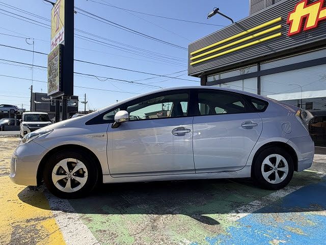 TOYOTA PRIUS 2013 Image 31