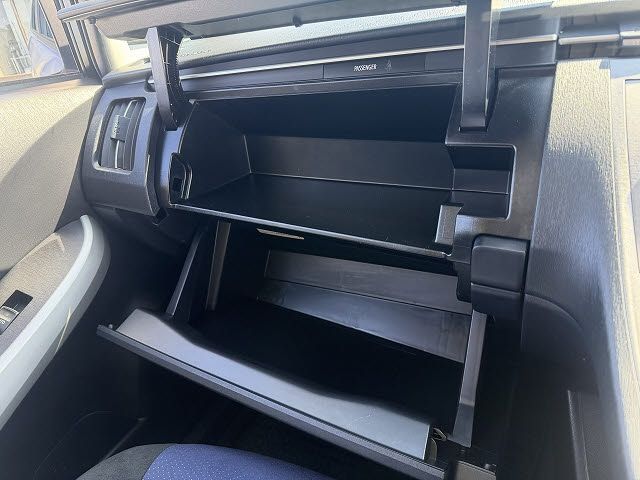 TOYOTA PRIUS 2013 Image 31