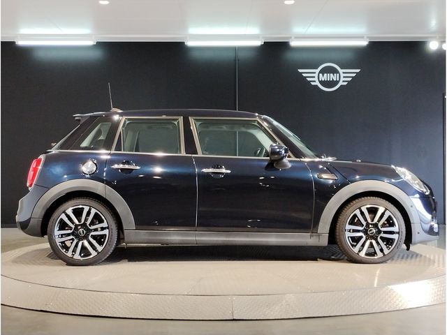 BMW MINI COOPER SD 5DOOR 2020 Image 31