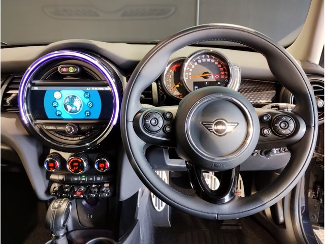 BMW MINI COOPER SD 5DOOR 2020 Image 31