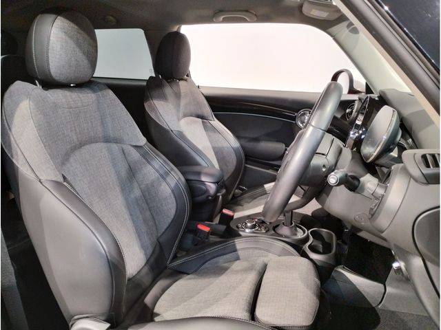 BMW MINI COOPER D 2023 Image 31