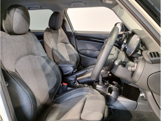 BMW MINI COOPER D 5DOOR 2021 Image 31