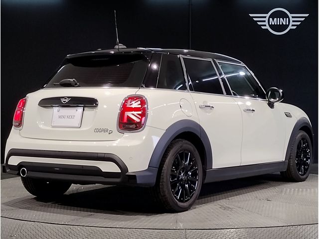 BMW MINI COOPER D 5DOOR 2021 Image 31