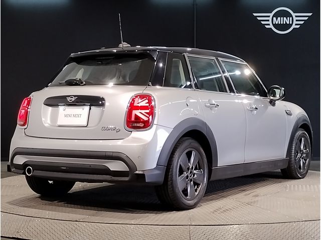 BMW MINI COOPER D 5DOOR 2023 Image 31