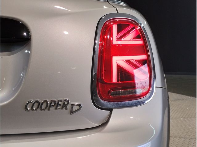 BMW MINI COOPER D 5DOOR 2023 Image 31