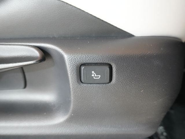 TOYOTA C-HR 2019 Image 31