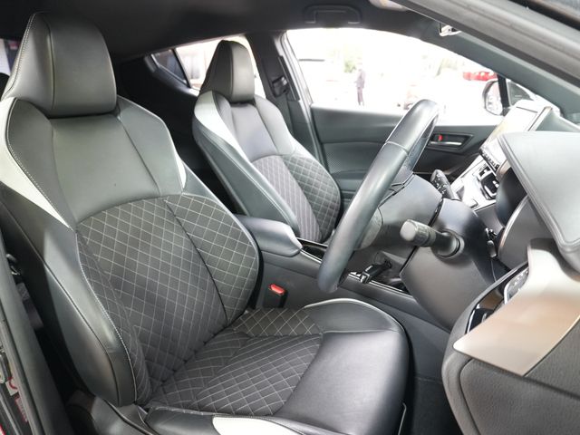 TOYOTA C-HR 2019 Image 31