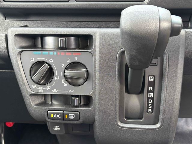 DAIHATSU HIJET CARGO 4WD 2025 Image 31