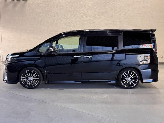 TOYOTA VOXY HYBRID 2021 Image 31