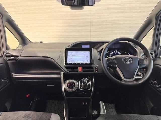 TOYOTA VOXY HYBRID 2021 Image 31