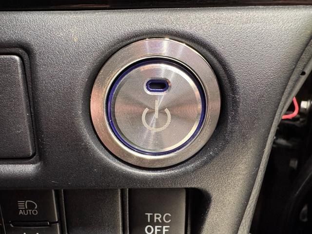 TOYOTA VOXY HYBRID 2021 Image 31