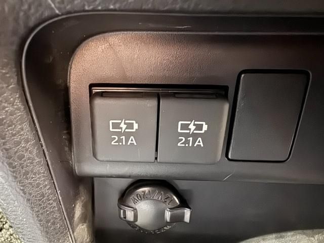 TOYOTA VOXY HYBRID 2021 Image 31