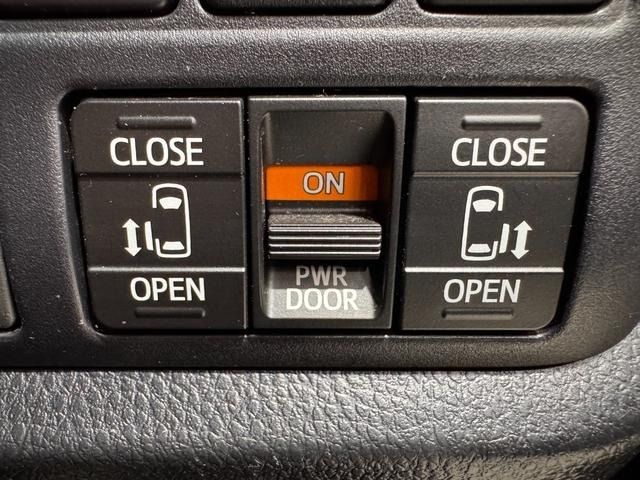 TOYOTA VOXY HYBRID 2021 Image 31