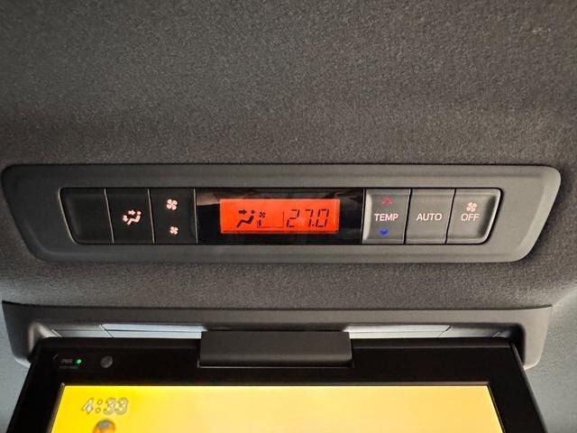 TOYOTA VOXY HYBRID 2021 Image 31