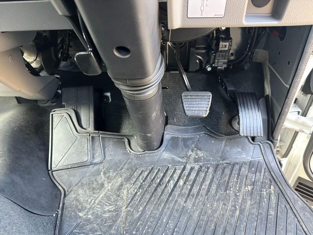 MITSUBISHI CANTER 2024 Image 31