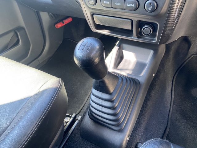 SUZUKI JIMNY 4WD 2010 Image 31