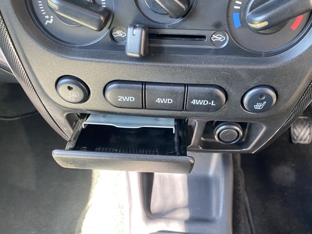 SUZUKI JIMNY 4WD 2010 Image 31