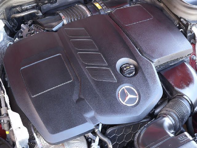 MERCEDES BENZ GLC CL 2022 Image 31