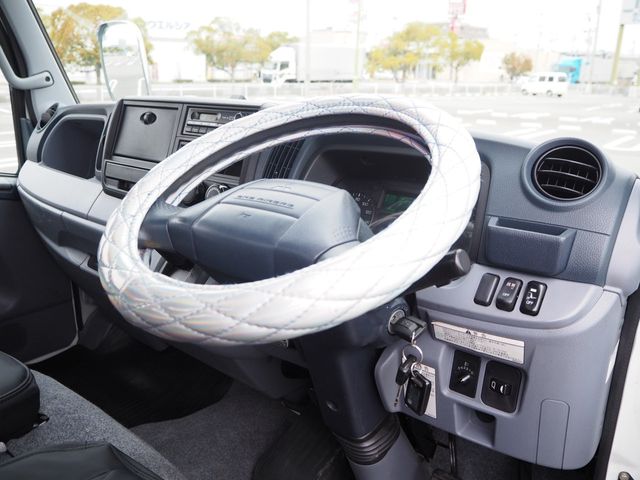 MITSUBISHI CANTER 2012 Image 31