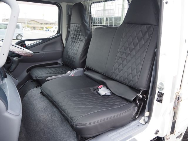 MITSUBISHI CANTER 2012 Image 31