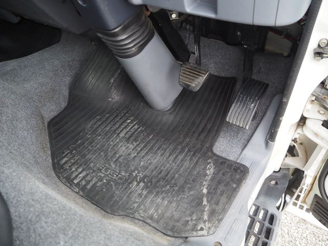 MITSUBISHI CANTER 2012 Image 31