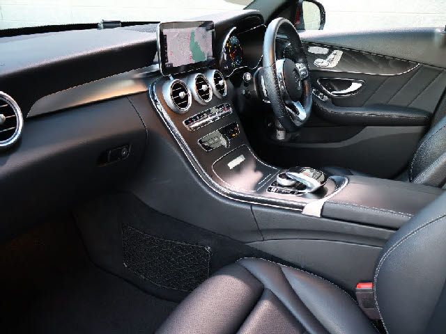 MERCEDES BENZ C CLAS 2021 Image 31