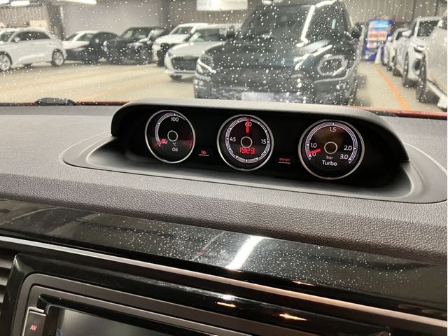 VOLKSWAGEN THE BEETL 2019 Image 31