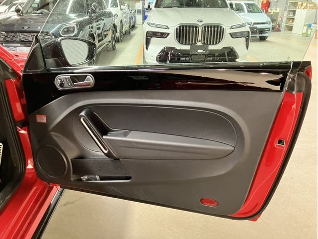 VOLKSWAGEN THE BEETL 2019 Image 31