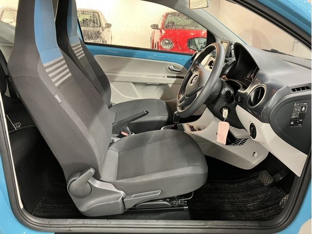VOLKSWAGEN UP! 2017 Image 31