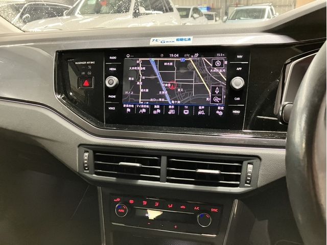 VOLKSWAGEN POLO 2020 Image 31