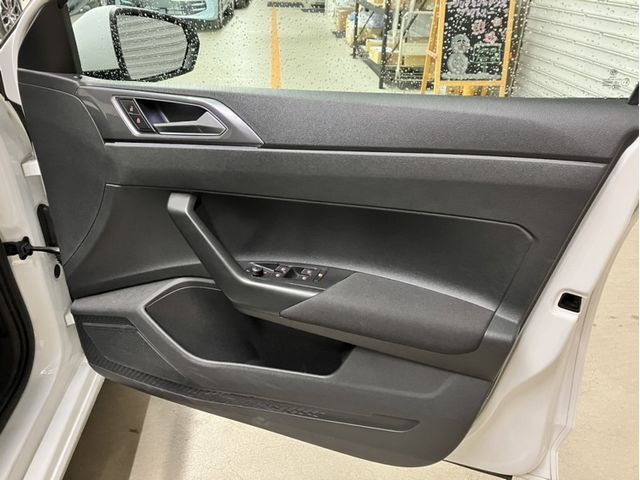 VOLKSWAGEN POLO 2020 Image 31